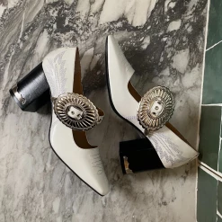 H. Collection Toga Pulla | Buckled Mary-Jane White Pump